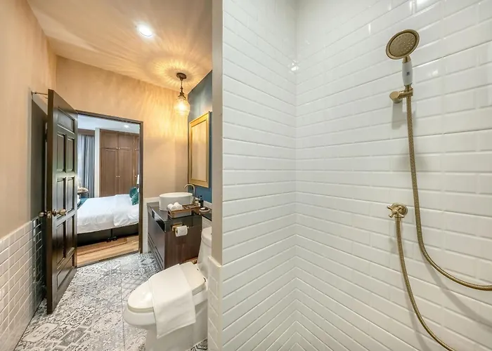 Apirom Hometel 3*