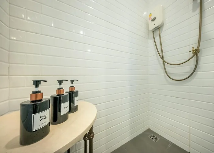 Apirom Hometel