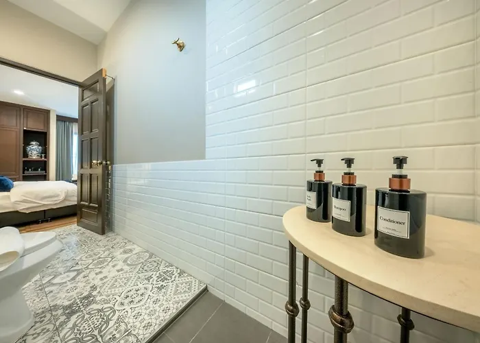 Apirom Hometel 3*