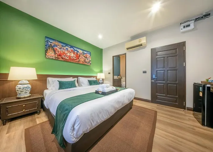 Apirom Hometel 3*