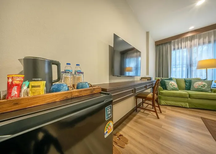 Apirom Hometel 3*