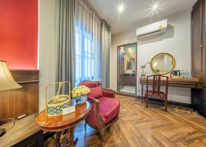 Apirom Hometel 3*